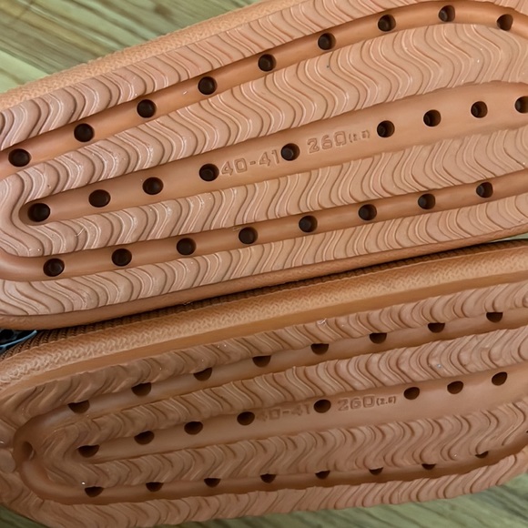 Burnt orange Cloud slides womens 9.5 40-41 - Picture 9 of 16